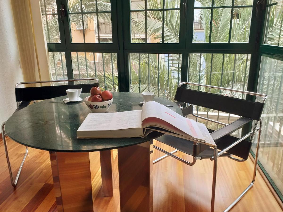 Large Apartment With Large And Sunny Terrace - Garden & Outdoor Gym , Alicante Center Bagian luar foto