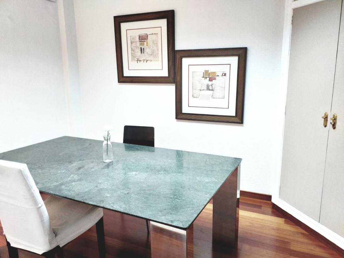 Large Apartment With Large And Sunny Terrace - Garden & Outdoor Gym , Alicante Center Bagian luar foto