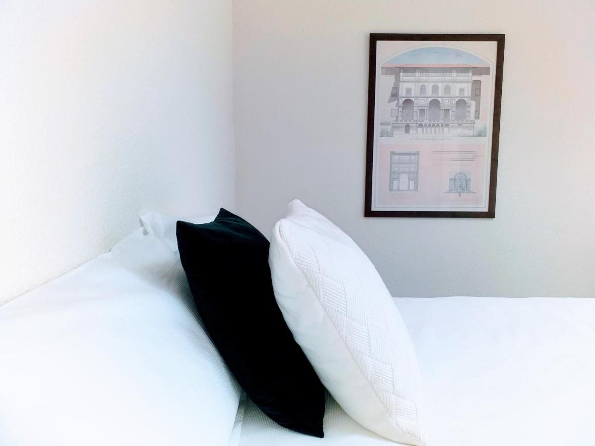 Large Apartment With Large And Sunny Terrace - Garden & Outdoor Gym , Alicante Center Bagian luar foto